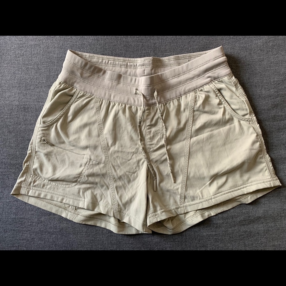 Northface lightweight shorts excellent condition